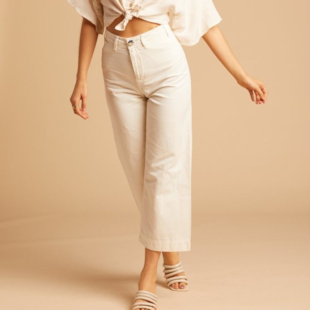 LIKE NEW | Free People 'Patti' 100% Cotton Cropped Jeans in Ivory